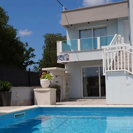 Vakantiehuis Family Friendly House With A Swimming Pool Vinovac, Zagora - 22041 Blizna Donja
